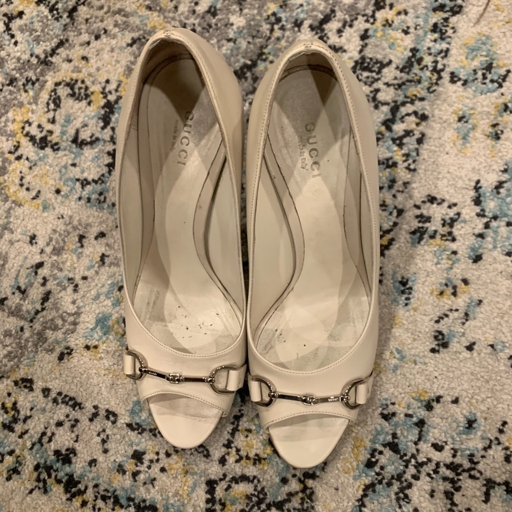 Authentic Ivory classic Gucci heels